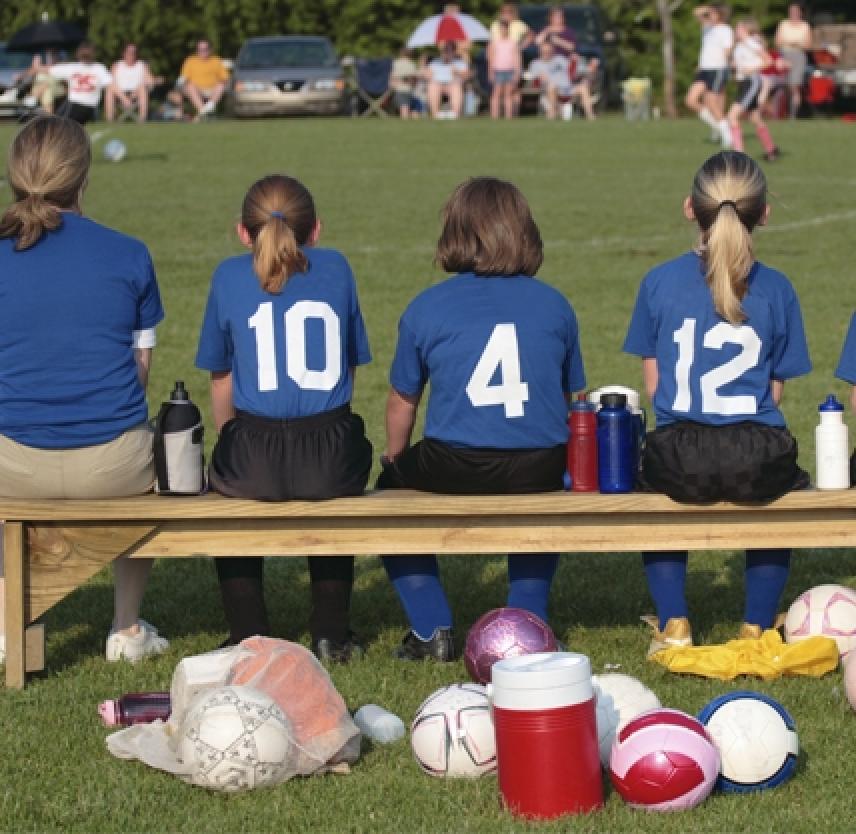 Atenci&oacute;n: Concusi&oacute;n cerebral en los deportes de colegio (para los padres)