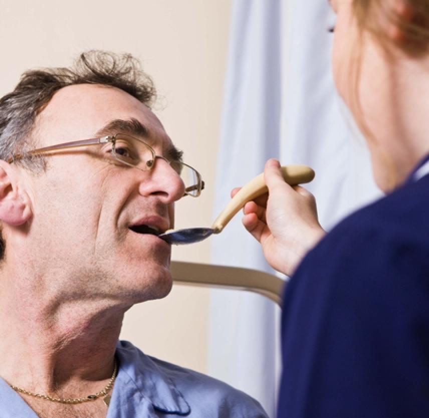 Â¿QuÃ© tipos de rehabilitaciÃ³n debe recibir un paciente con traumatismo cerebral?