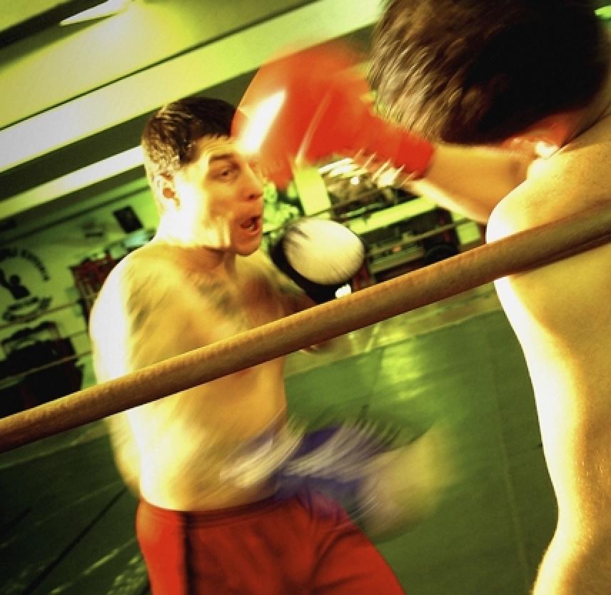 ¿Existen otros problemas a largo plazo asociados con el traumatismo cerebral?